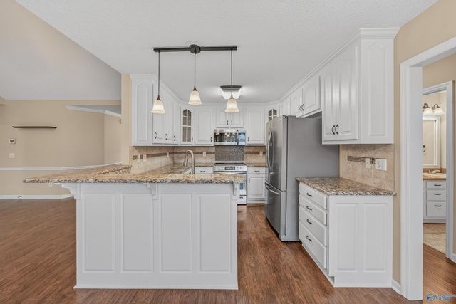 212 Chestnut Oak Circle, Owens Cross Roads, AL 35763