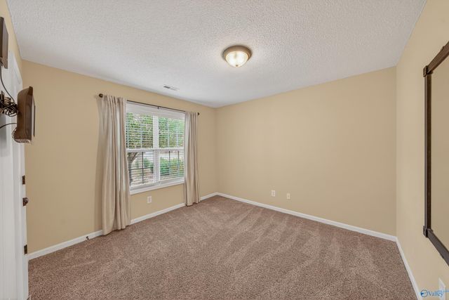 212 Chestnut Oak Circle, Owens Cross Roads, AL 35763