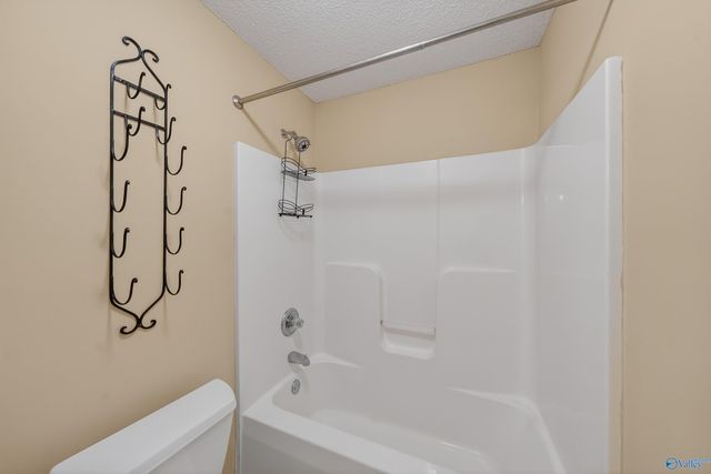 212 Chestnut Oak Circle, Owens Cross Roads, AL 35763