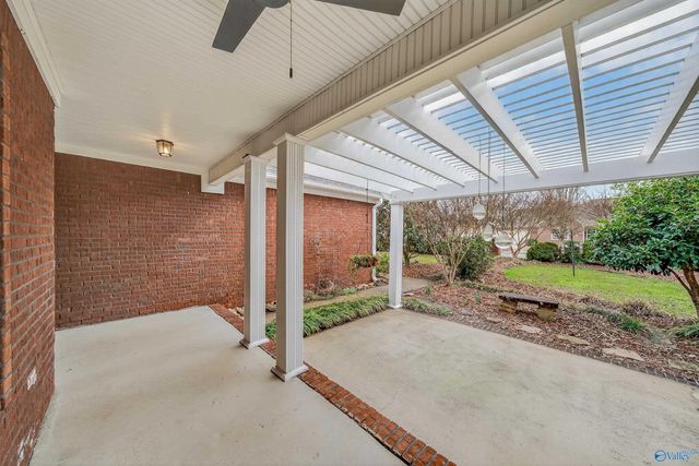 212 Chestnut Oak Circle, Owens Cross Roads, AL 35763