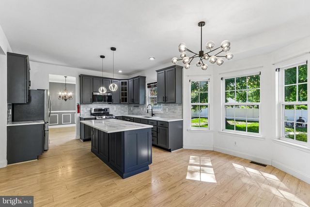 7 LONGFELLOW LN, Hainesport, NJ 08036