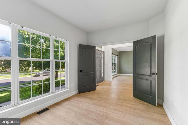 7 LONGFELLOW LN, Hainesport, NJ 08036