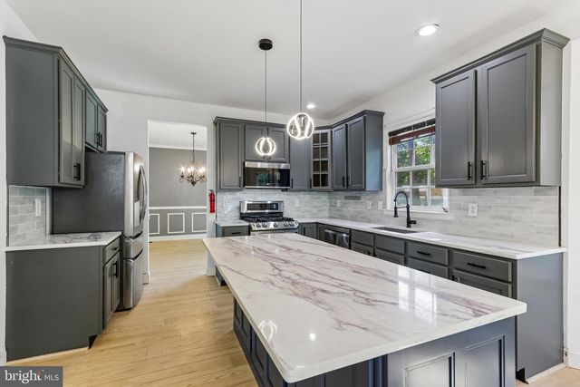 7 LONGFELLOW LN, Hainesport, NJ 08036