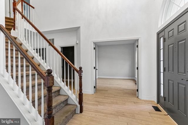 7 LONGFELLOW LN, Hainesport, NJ 08036