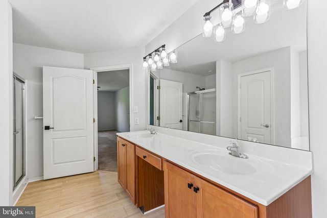 7 LONGFELLOW LN, Hainesport, NJ 08036