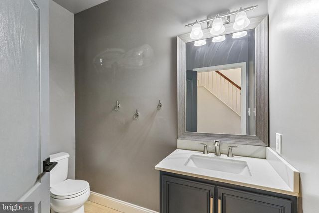 7 LONGFELLOW LN, Hainesport, NJ 08036