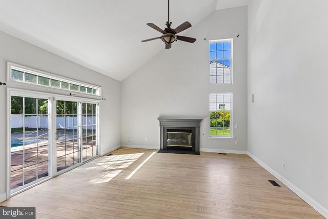 7 LONGFELLOW LN, Hainesport, NJ 08036