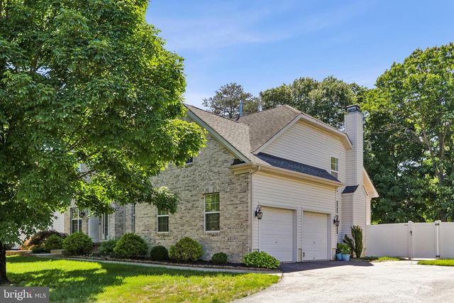 7 LONGFELLOW LN, Hainesport, NJ 08036
