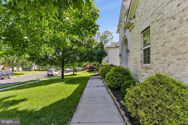 7 LONGFELLOW LN, Hainesport, NJ 08036