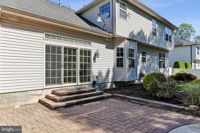 7 LONGFELLOW LN, Hainesport, NJ 08036