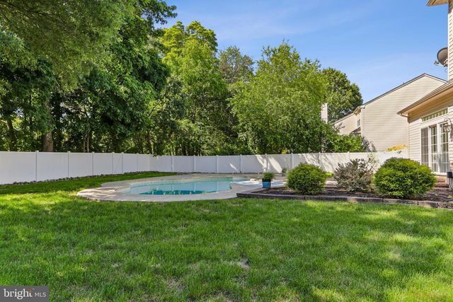 7 LONGFELLOW LN, Hainesport, NJ 08036