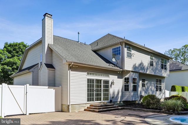 7 LONGFELLOW LN, Hainesport, NJ 08036