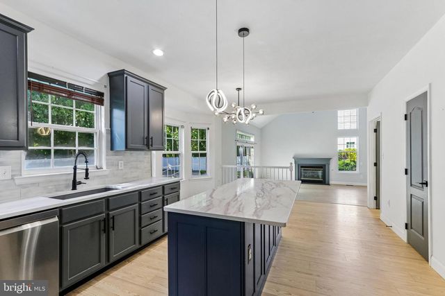 7 LONGFELLOW LN, Hainesport, NJ 08036