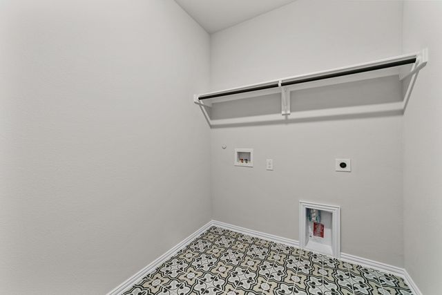 555 Forest Haven Drive, Van Alstyne, TX 75495