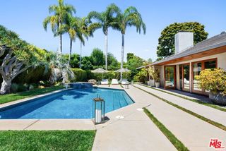 1125 Napoli Drive, Pacific Palisades (los Angeles), CA 90272