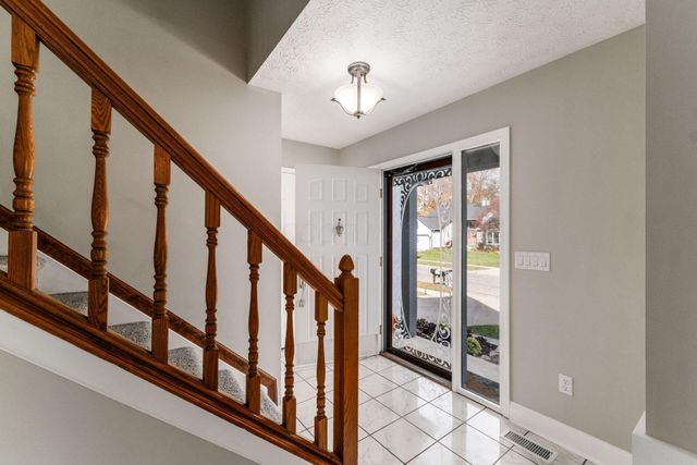 7801 Cedar Ridge Drive, Pickerington, OH 43147