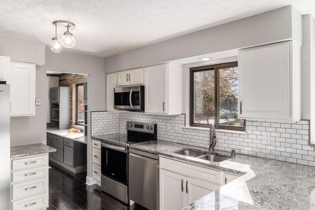 7801 Cedar Ridge Drive, Pickerington, OH 43147