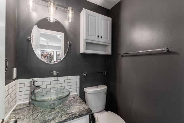 7801 Cedar Ridge Drive, Pickerington, OH 43147