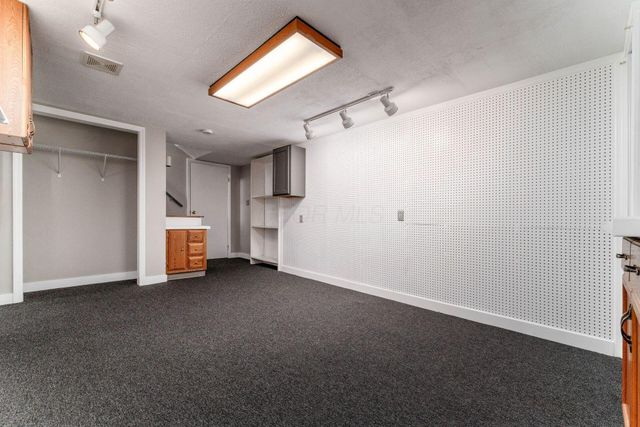 7801 Cedar Ridge Drive, Pickerington, OH 43147