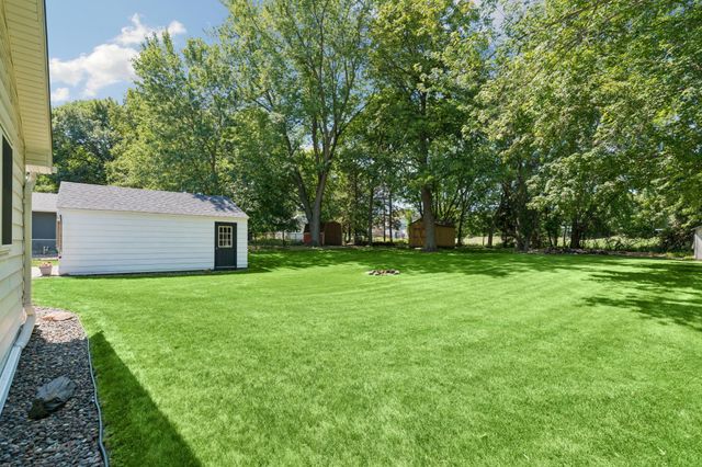 95 Hackberry Hill, Long Lake, MN 55356