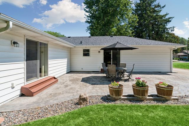 95 Hackberry Hill, Long Lake, MN 55356