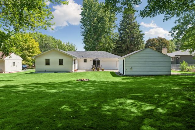 95 Hackberry Hill, Long Lake, MN 55356