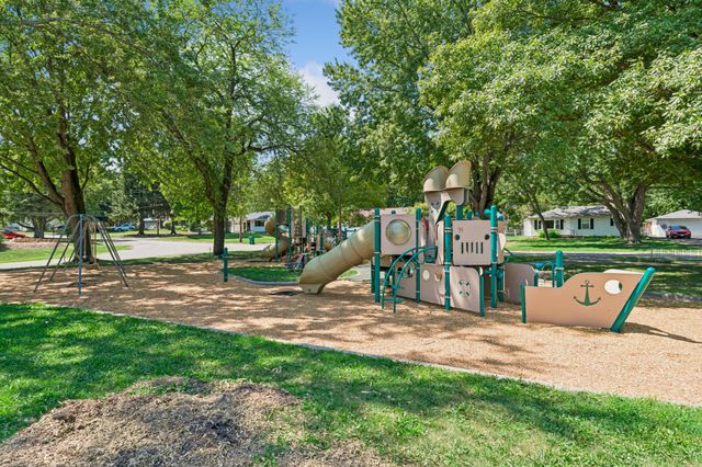95 Hackberry Hill, Long Lake, MN 55356