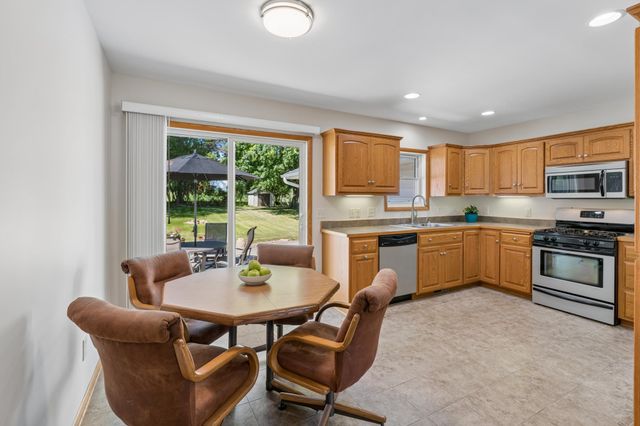 95 Hackberry Hill, Long Lake, MN 55356