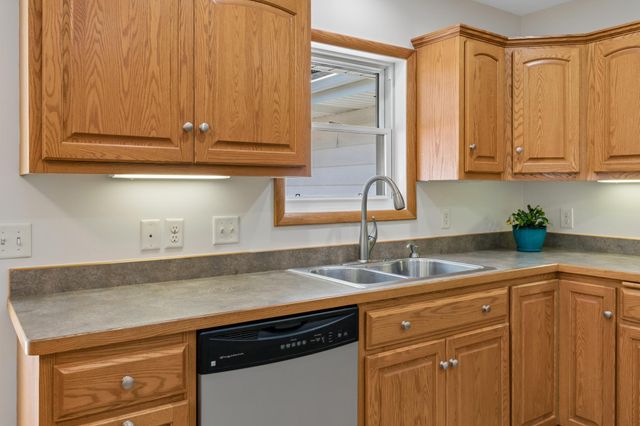 95 Hackberry Hill, Long Lake, MN 55356
