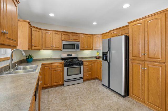 95 Hackberry Hill, Long Lake, MN 55356