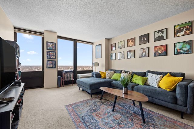 5320 N Sheridan Road 2201, Chicago, IL 60640