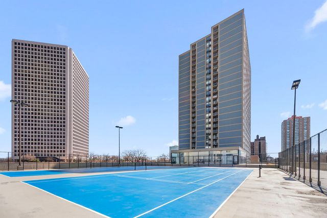 5320 N Sheridan Road 2201, Chicago, IL 60640