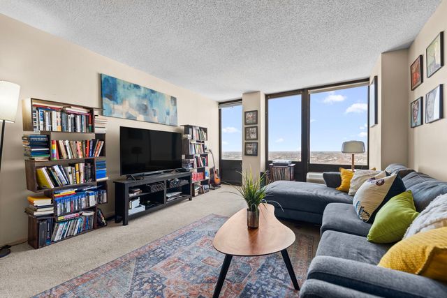 5320 N Sheridan Road 2201, Chicago, IL 60640