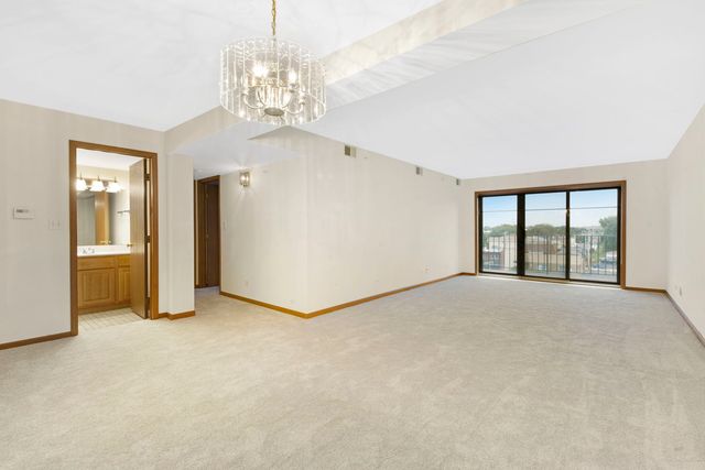 9510 S Kolmar Avenue 406, Oak Lawn, IL 60453