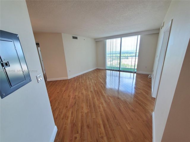 9066 SW 73rd Ct 1808, Miami, FL 33156