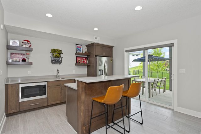 10181 Thorne Drive, West Des Moines, IA 50266