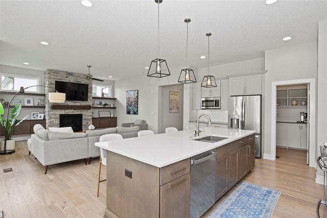 10181 Thorne Drive, West Des Moines, IA 50266