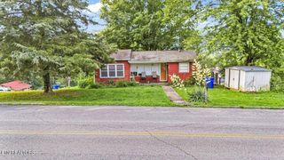 530 Sewanee St, Harriman, TN 37748
