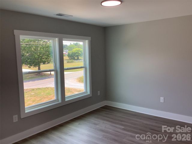 401 Oak Grove Road, Kings Mountain, NC 28086