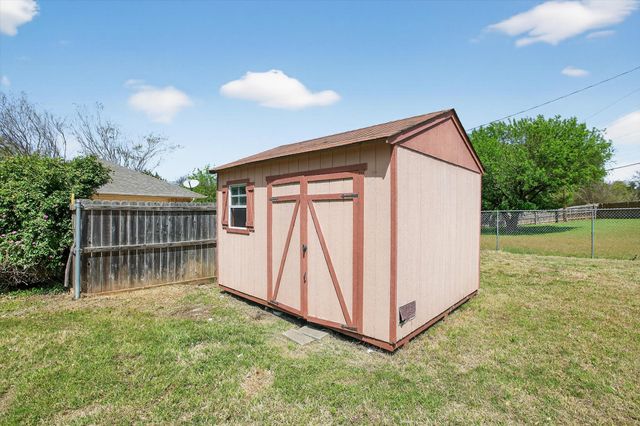 1630 Beaver Creek Drive, Duncanville, TX 75137