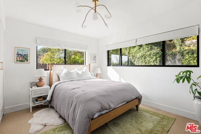 2767 La Cuesta Drive, Los Angeles, CA 90046