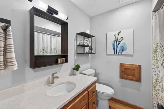 17351 Barberry Circle, Eden Prairie, MN 55346