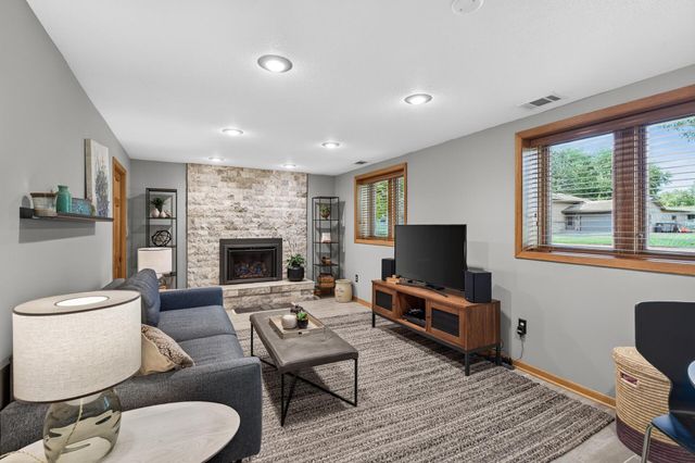 17351 Barberry Circle, Eden Prairie, MN 55346