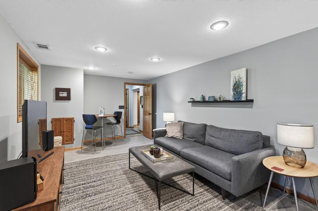 17351 Barberry Circle, Eden Prairie, MN 55346
