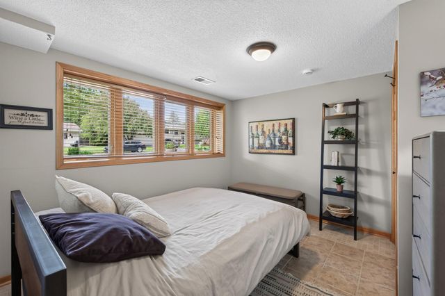 17351 Barberry Circle, Eden Prairie, MN 55346