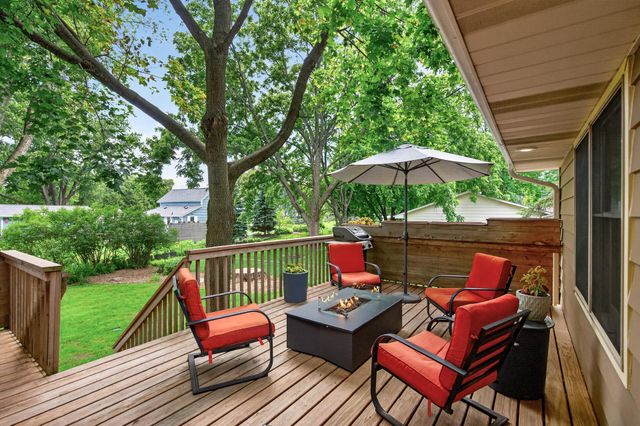 17351 Barberry Circle, Eden Prairie, MN 55346