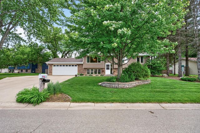 17351 Barberry Circle, Eden Prairie, MN 55346