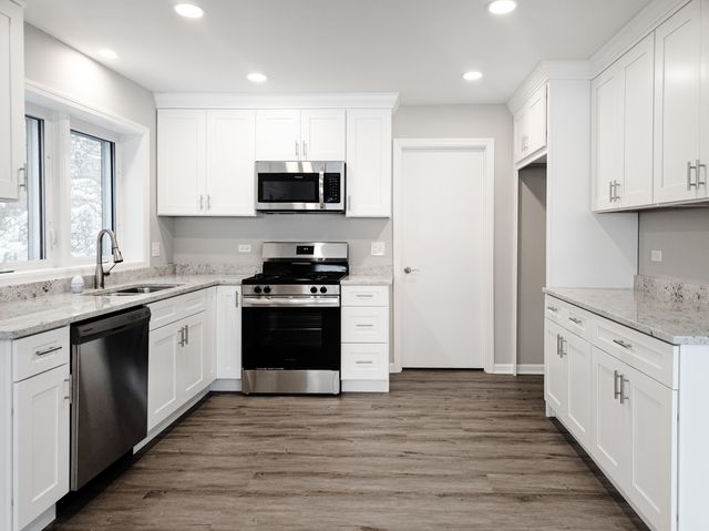 1904 S Fairview Avenue, Park Ridge, IL 60068