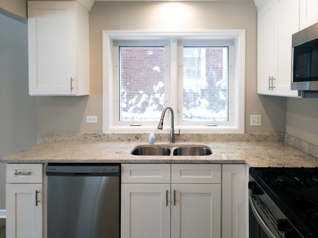 1904 S Fairview Avenue, Park Ridge, IL 60068