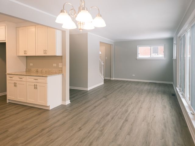 1904 S Fairview Avenue, Park Ridge, IL 60068